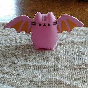 Pusheen bat vinyl